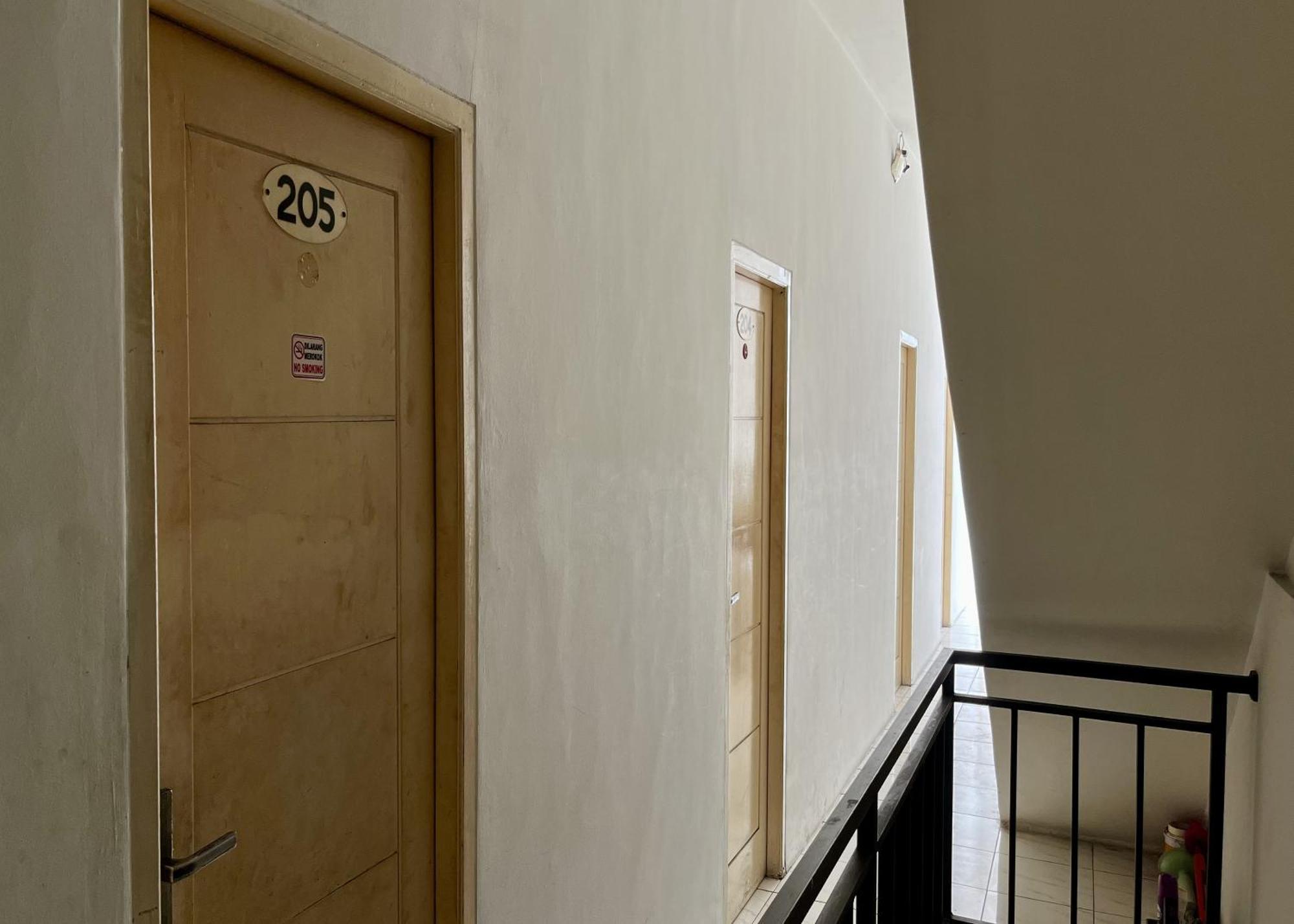 Rb Residence Grogol Jakarta Buitenkant foto